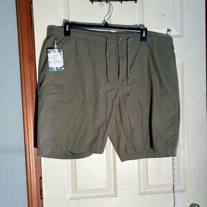Havana Jim-44-Olive Green-elastic waistband with drawstring, Lightweight shorts.